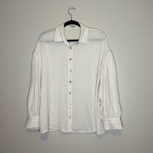 Express white puffy sleeve bittondown businesss blouse
